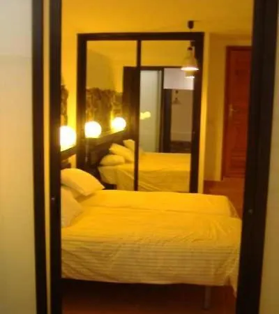 아파트 Sleeps 8 Pool Wifi Uga