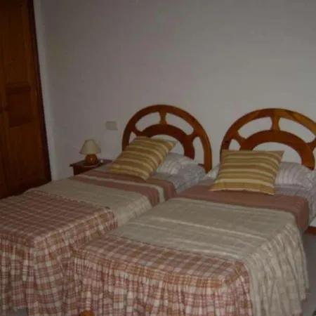 Sleeps 8 Pool Wifi Uga