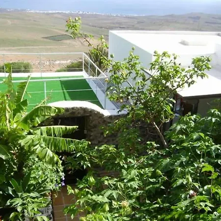 Sleeps 8 Pool Wifi Uga