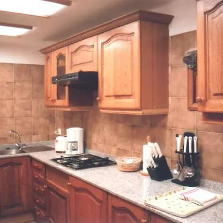 Sleeps 8 Pool Wifi شقة